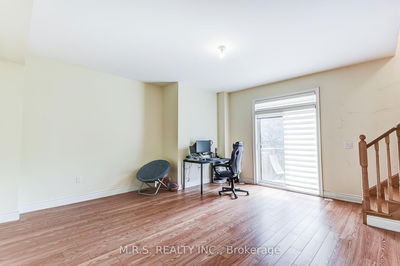 24 Tarmola Park Crt, Toronto - Humber Summit image-0-4