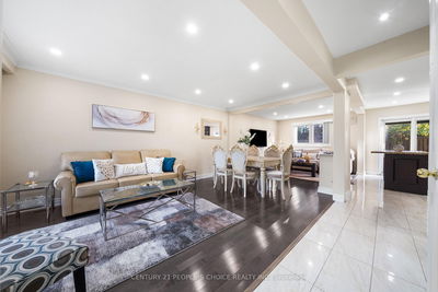 5 Elmhurst Dr, Toronto - Elms-Old Rexdale image-0-4