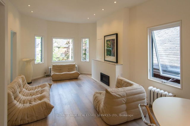 Upper - 170 Indian Road Crescent