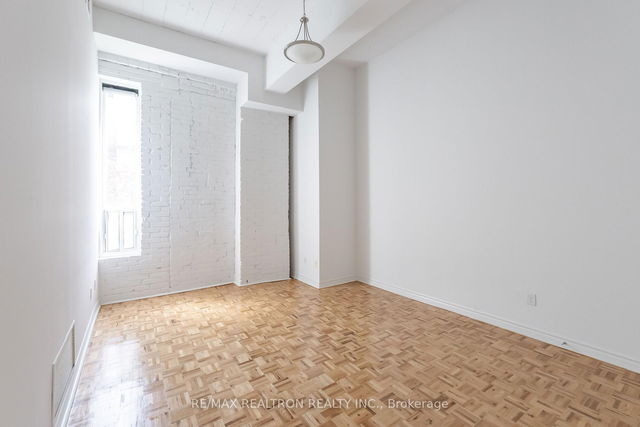 225 - 1401 Dupont Street