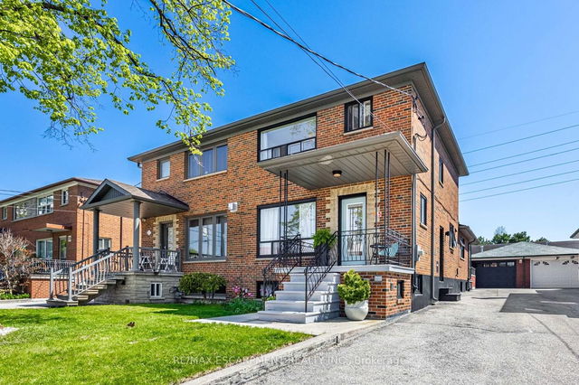 35 Woodenhill Court
