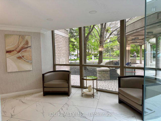 1910 - 45 Kingsbridge Garden Circle