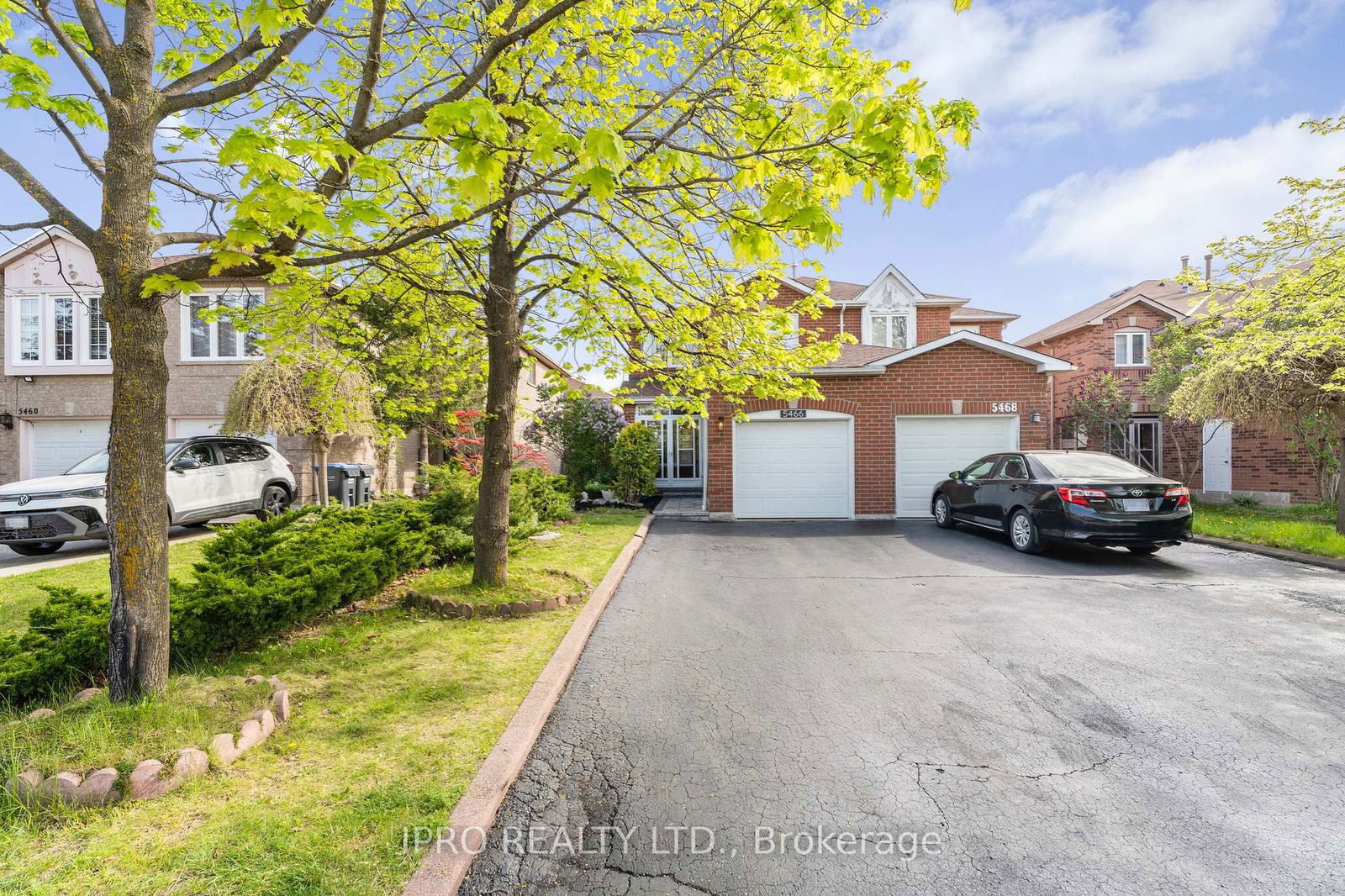 Semi-Detached House for sale at 5466 Bullrush Drive, Mississauga, East Credit, L5V 1Z1 - MLS: W12149680