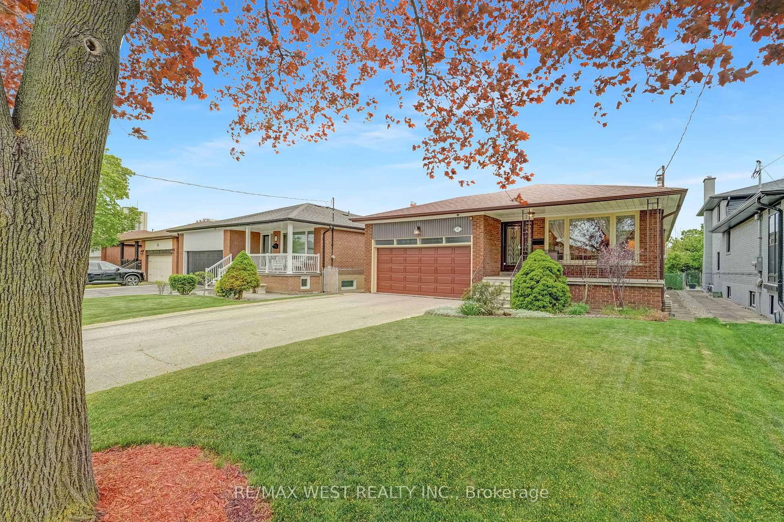 Detached House for sale at 40 Windsor Road, Toronto, Kingsview Village-The Westway, M9R 3G4 - MLS: W12149968