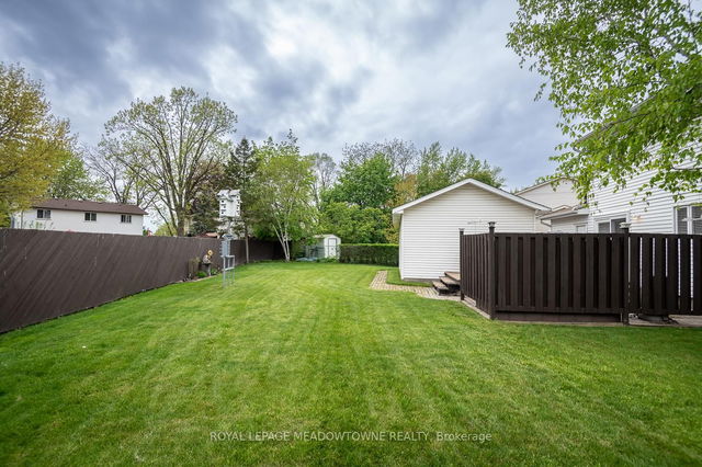 852 Edison Court