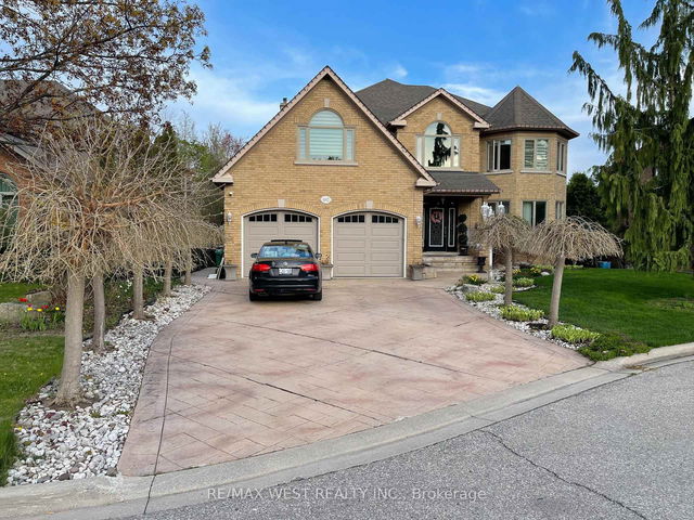 1112 Hawthorne Court
