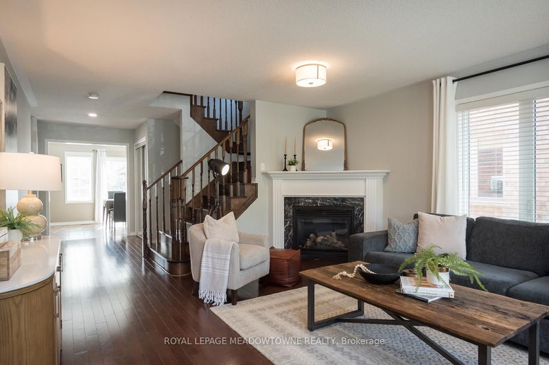 292 Giddings Cres, Milton - Scott image-0-0