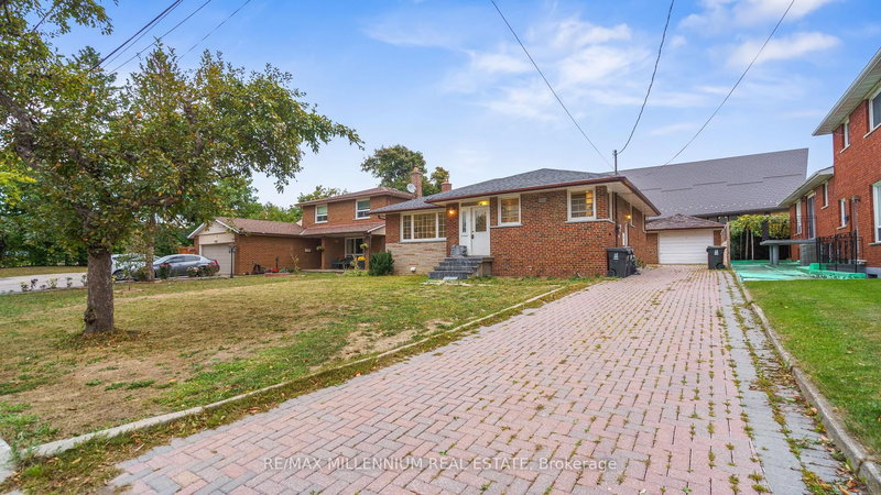 3 Jasmine Rd, Toronto, M9M 2P8 | Image 2