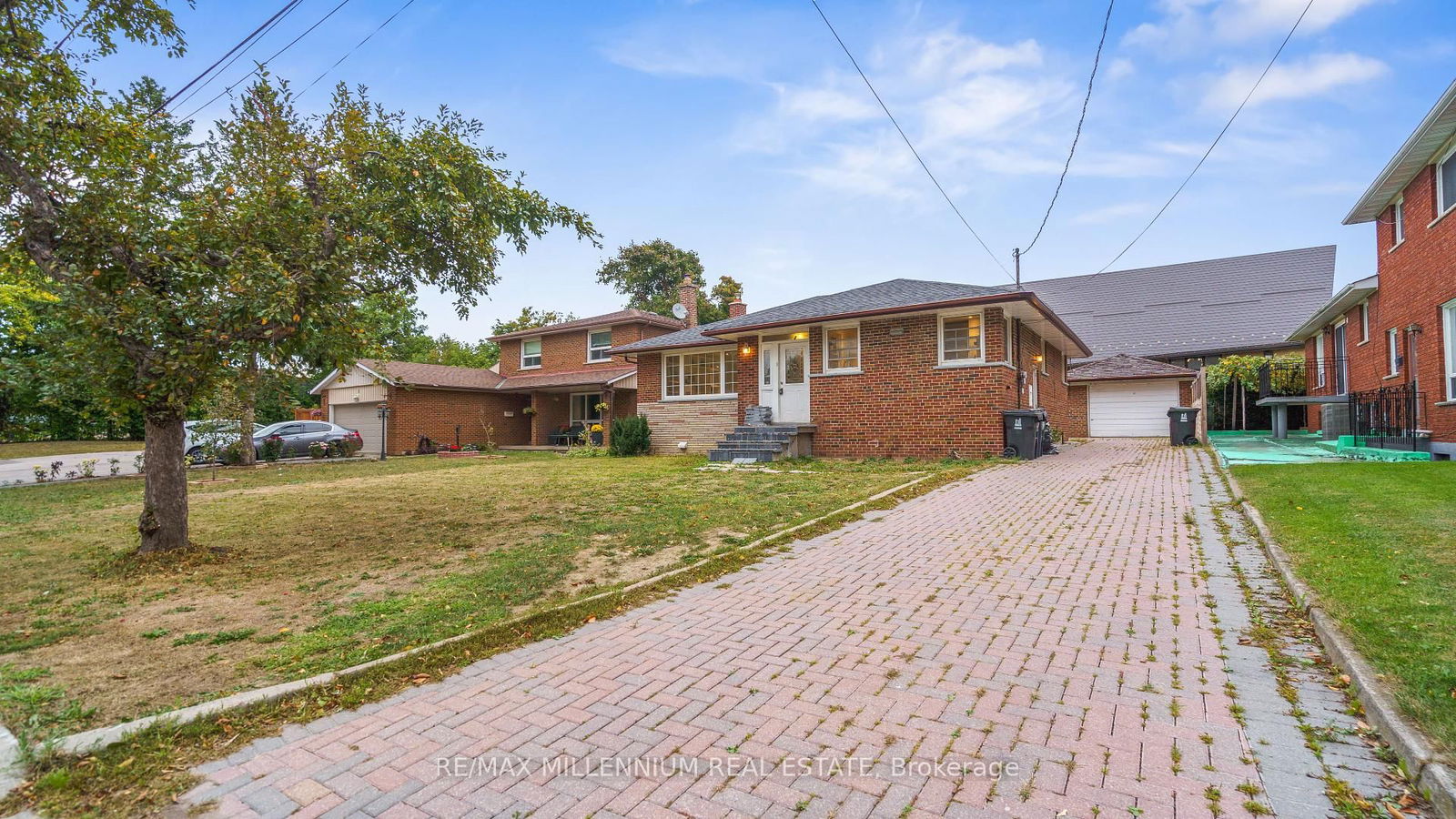 Detached House for sale at 3 Jasmine Road, Toronto, Humbermede, M9M 2P8 - MLS: W12151616