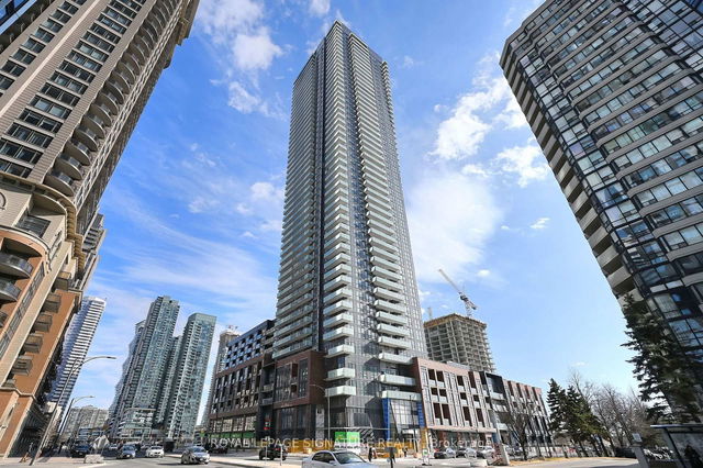 812 - 430 Square One Drive