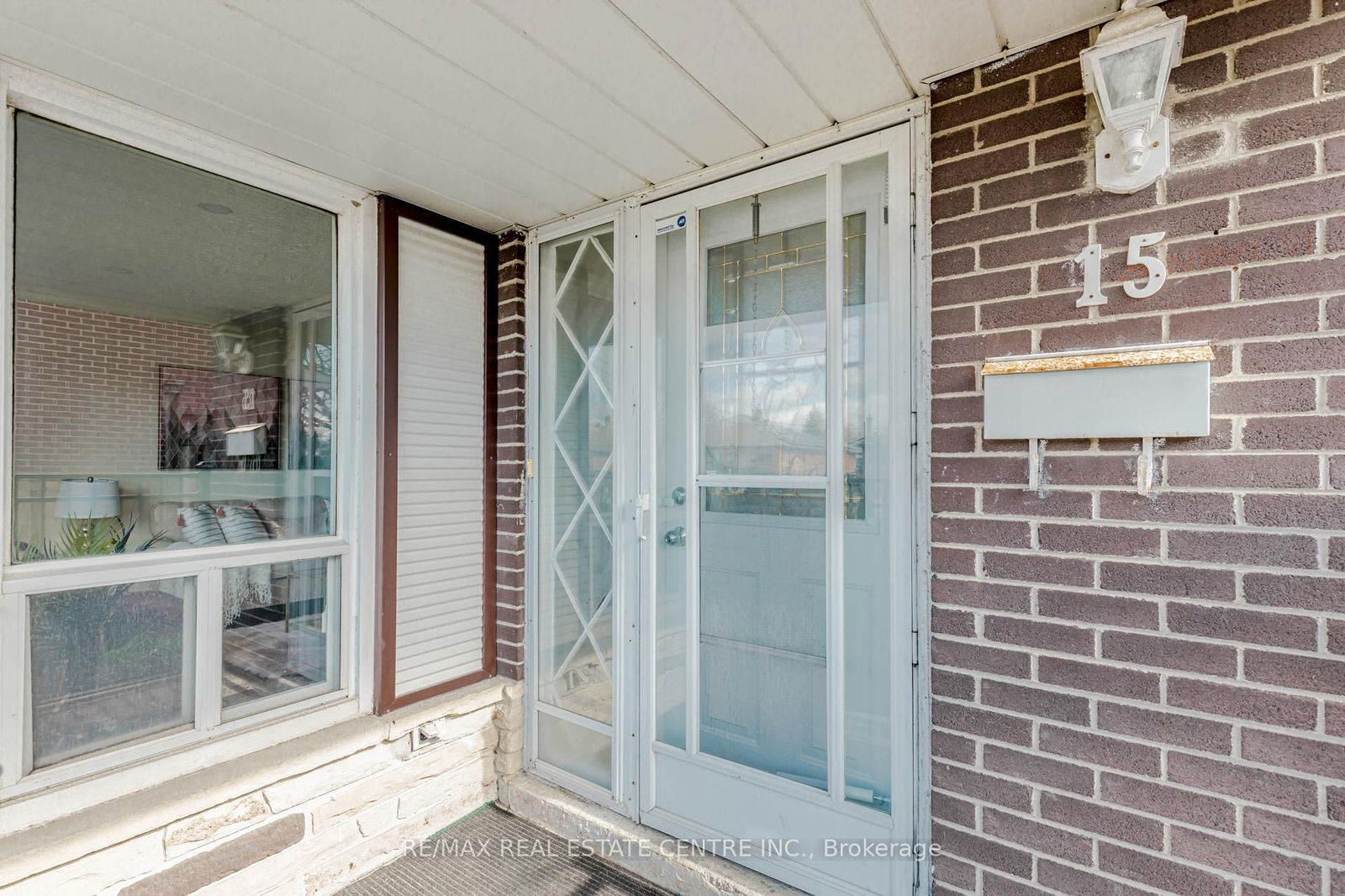 Semi-Detached House for sale at 15 Benton Street, Brampton, Brampton East, L6W 3B8 - MLS: W12152259