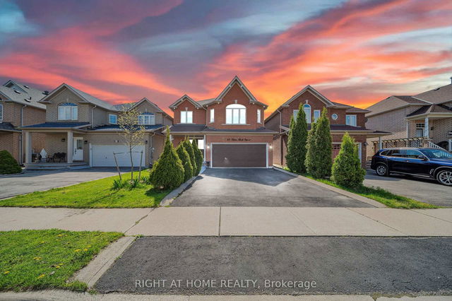 83 River Rock Crescent