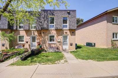 Unit 10 — 20 Grandravine Dr, Toronto - York University Heights image-0-2