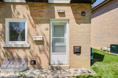 Unit 10 — 20 Grandravine Dr, Toronto - York University Heights image-0-4