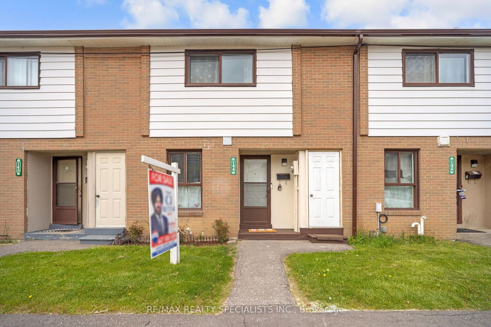 Townhouse for sale at 144 Fleetwood Crescent, Brampton, Southgate, L6T 2E6 - MLS: W12152477