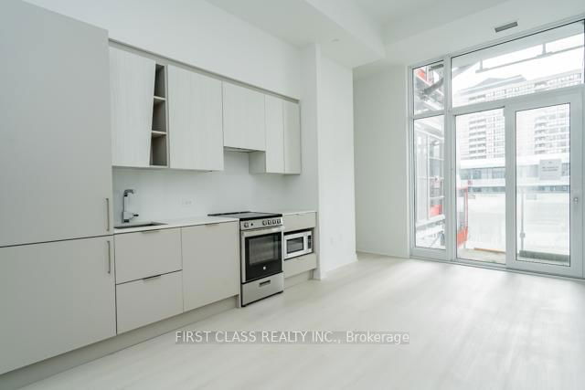 527 - 3900 Confederation Parkway