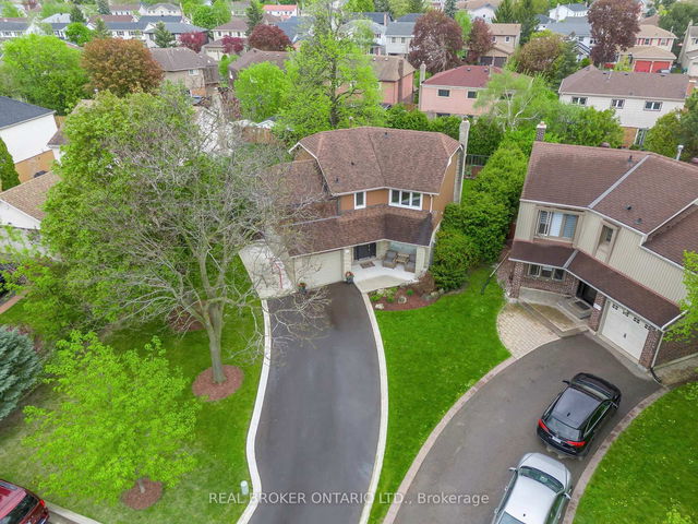 40 Montcalm Place