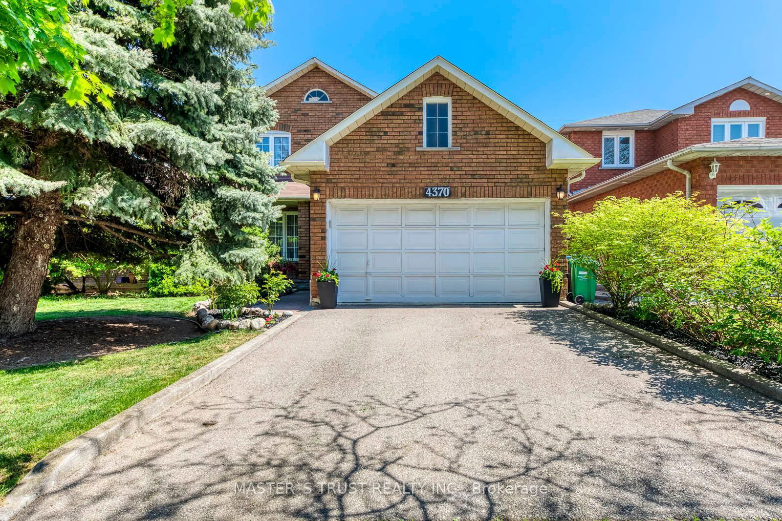 Detached House for sale at 4370 Goldenrod Crescent, Mississauga, East Credit, L5V 1E3 - MLS: W12152864