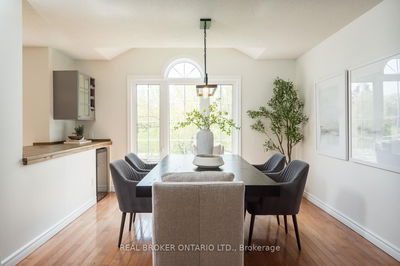 2025 Country Lane Crt, Milton - Moffat image-0-3