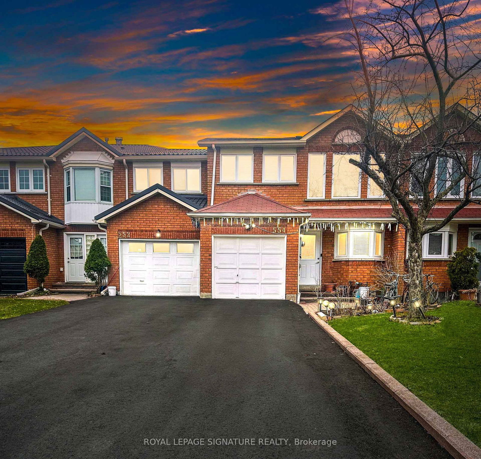 Townhouse for sale at 554 Galaxy Court, Mississauga, Hurontario, L5R 2P8 - MLS: W12152929