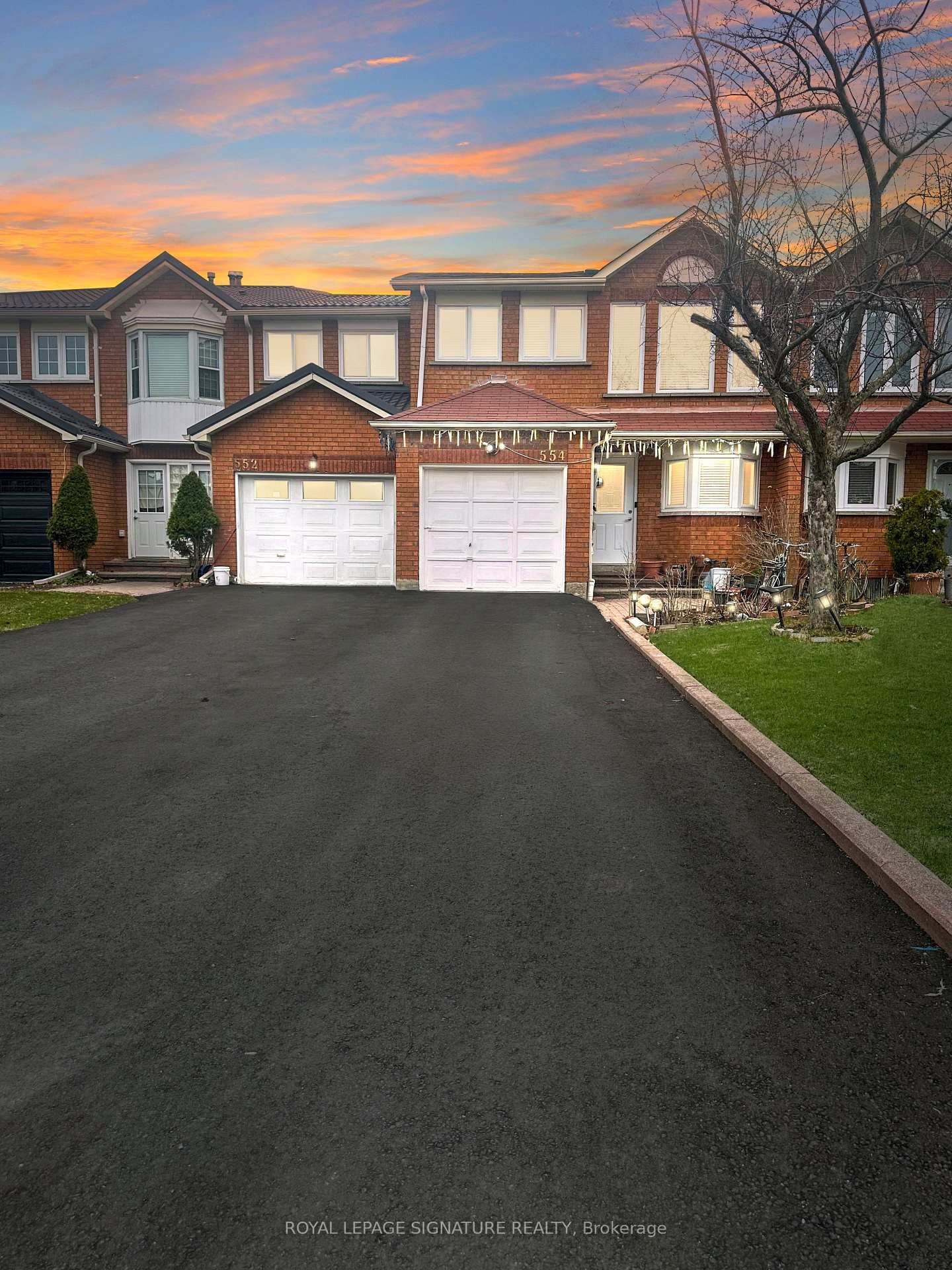 Townhouse for sale at 554 Galaxy Court, Mississauga, Hurontario, L5R 2P8 - MLS: W12152929