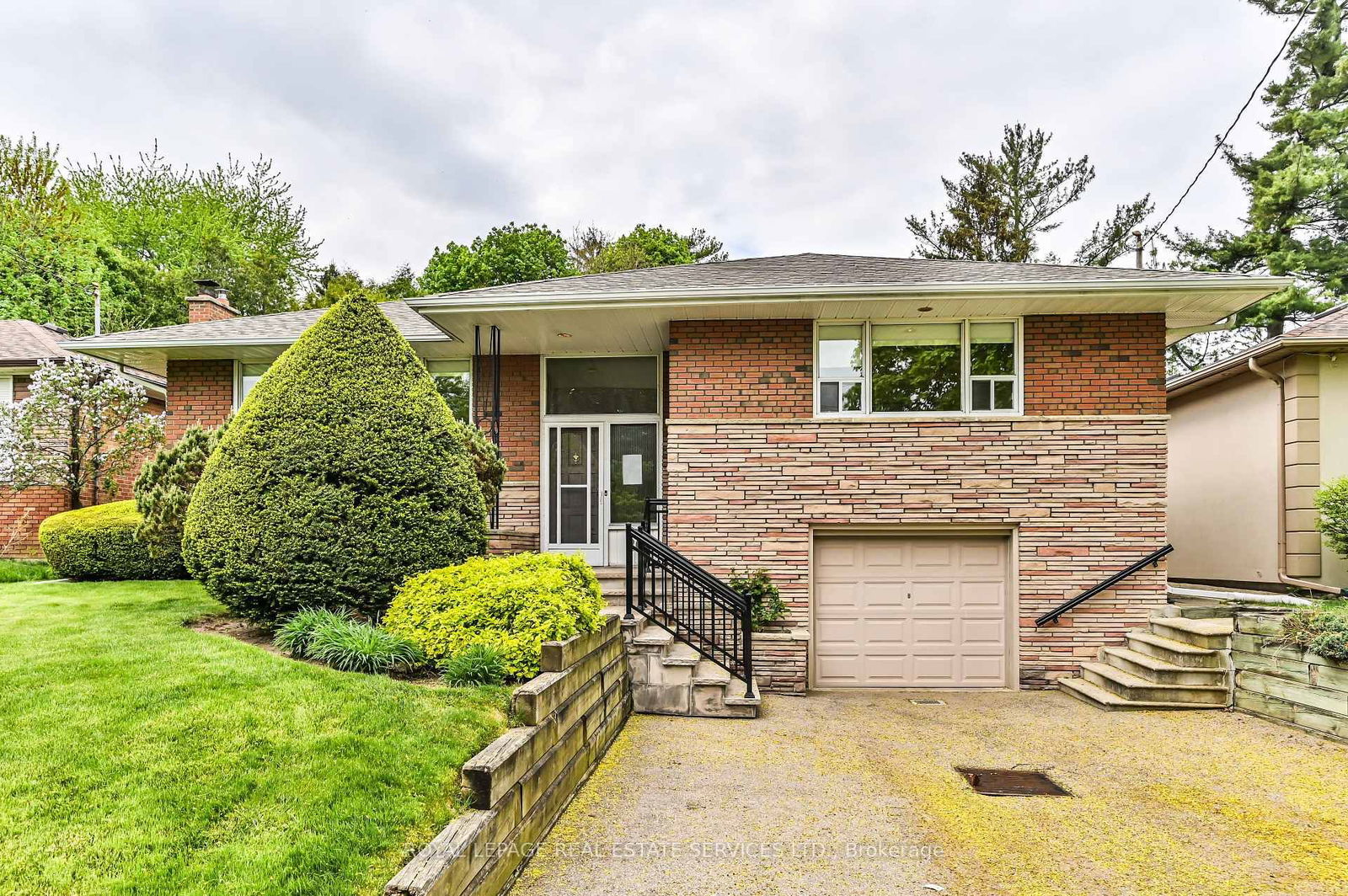 Detached House for sale at 20 Munhall Road, Toronto, Humber Heights, M9P 1P9 - MLS: W12153166
