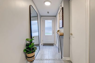 Unit 17 — 30 Heslop Rd, Milton - Old Milton image-0-1