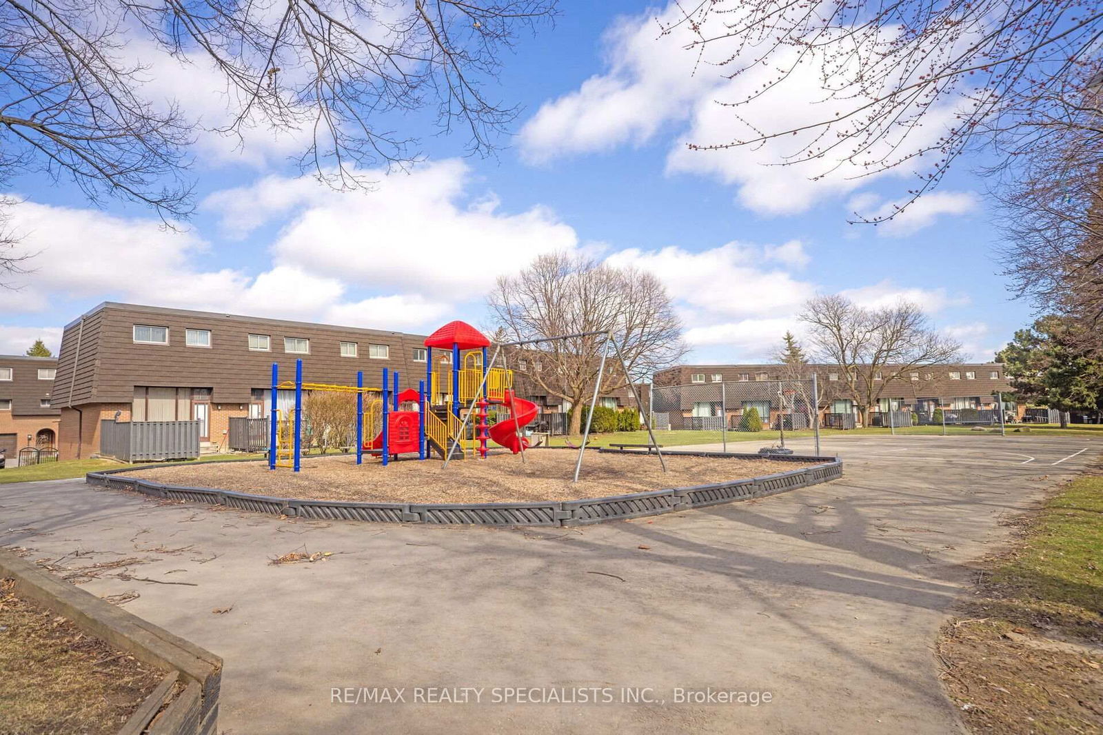 Townhouse for sale at 20 Darras Court, Brampton, Southgate, L6T 1W7 - MLS: W12153409