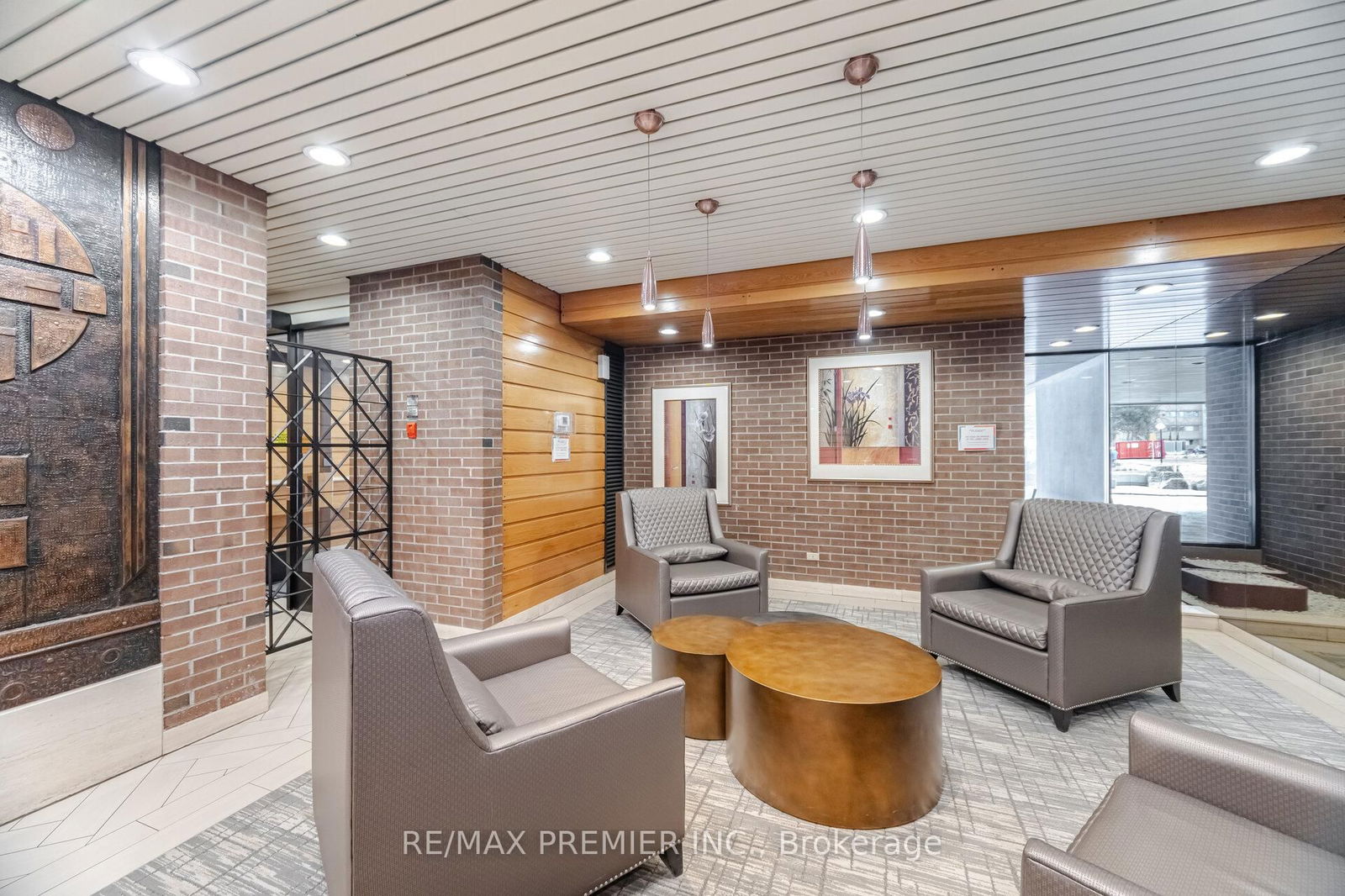Condo for sale at 1905-270 Scarlett Road, Toronto, Rockcliffe-Smythe, M6N 4X7 - MLS: W12153556