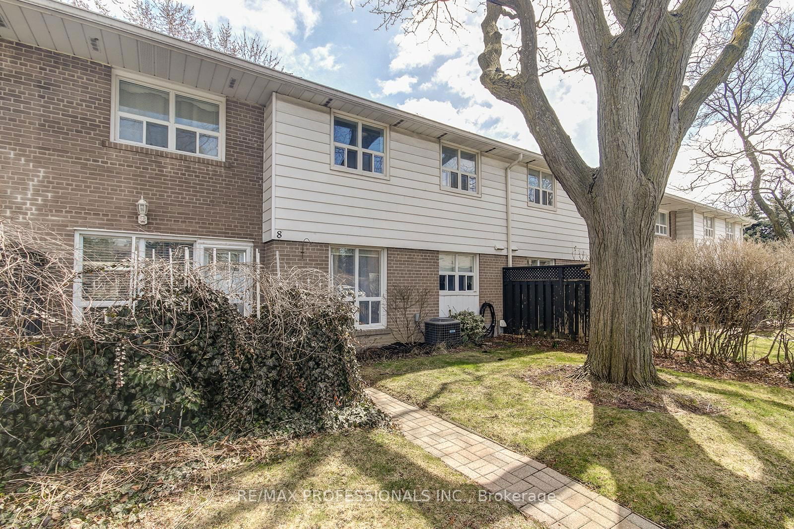 Townhouse for sale at 8-150 Carsbrooke Road, Toronto, Etobicoke West Mall, M9C 1G9 - MLS: W12153587