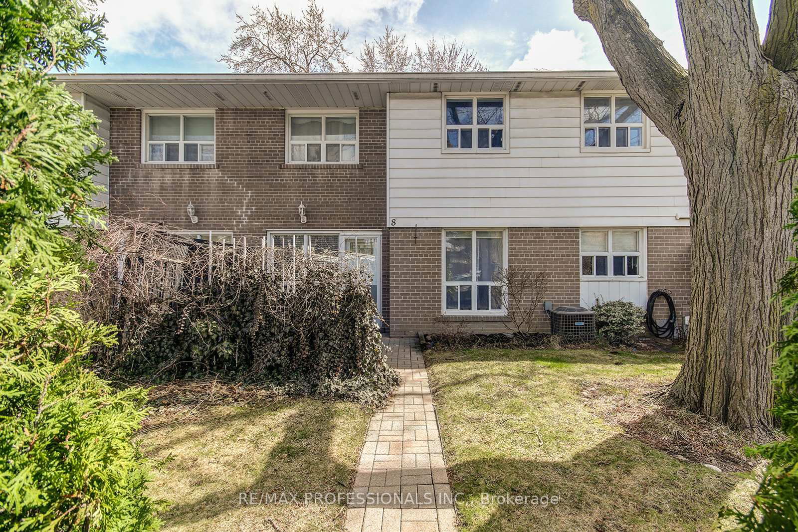 Townhouse for sale at 8-150 Carsbrooke Road, Toronto, Etobicoke West Mall, M9C 1G9 - MLS: W12153587