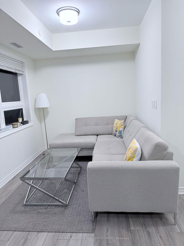 523 - 200 lagerfeld Drive