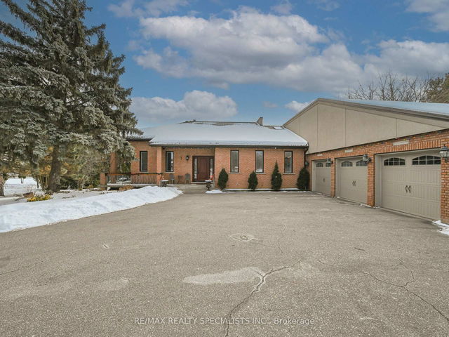 6 Leone Lane