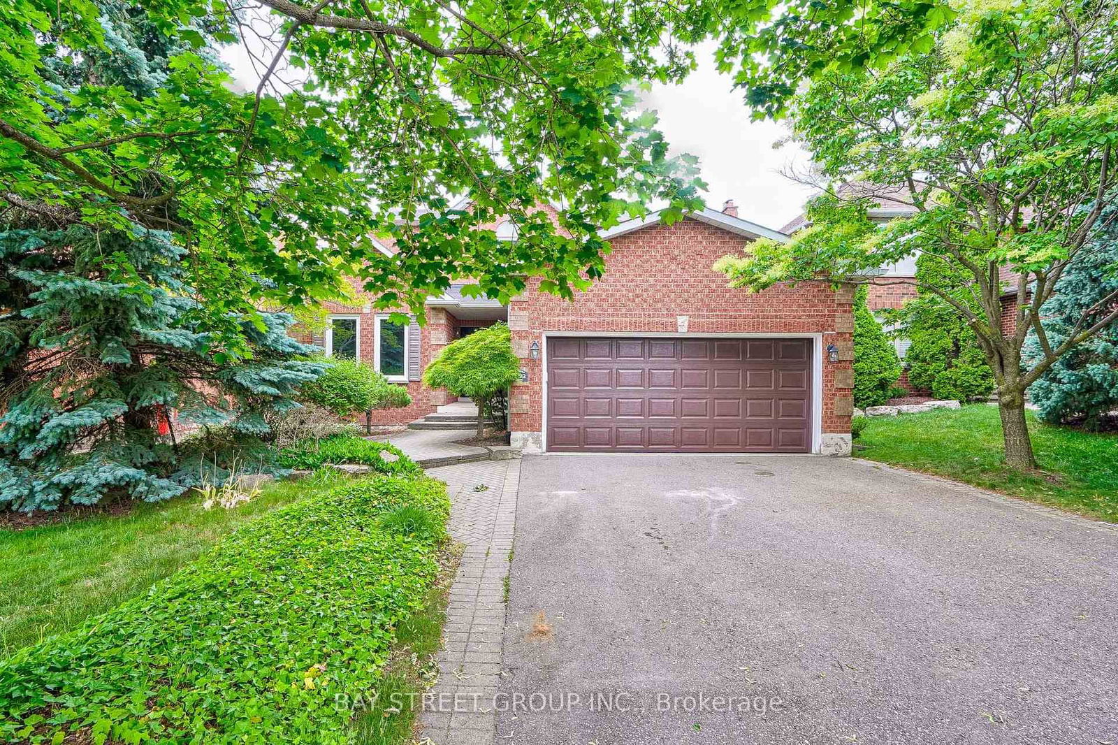 Detached House for sale at 1122 Lambton Drive, Oakville, Clearview, L6J 7P3 - MLS: W12154036