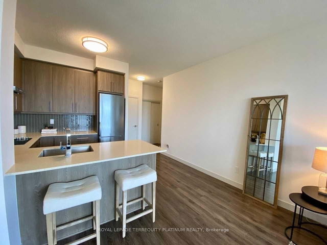 1706 - 2081 Fairview Street