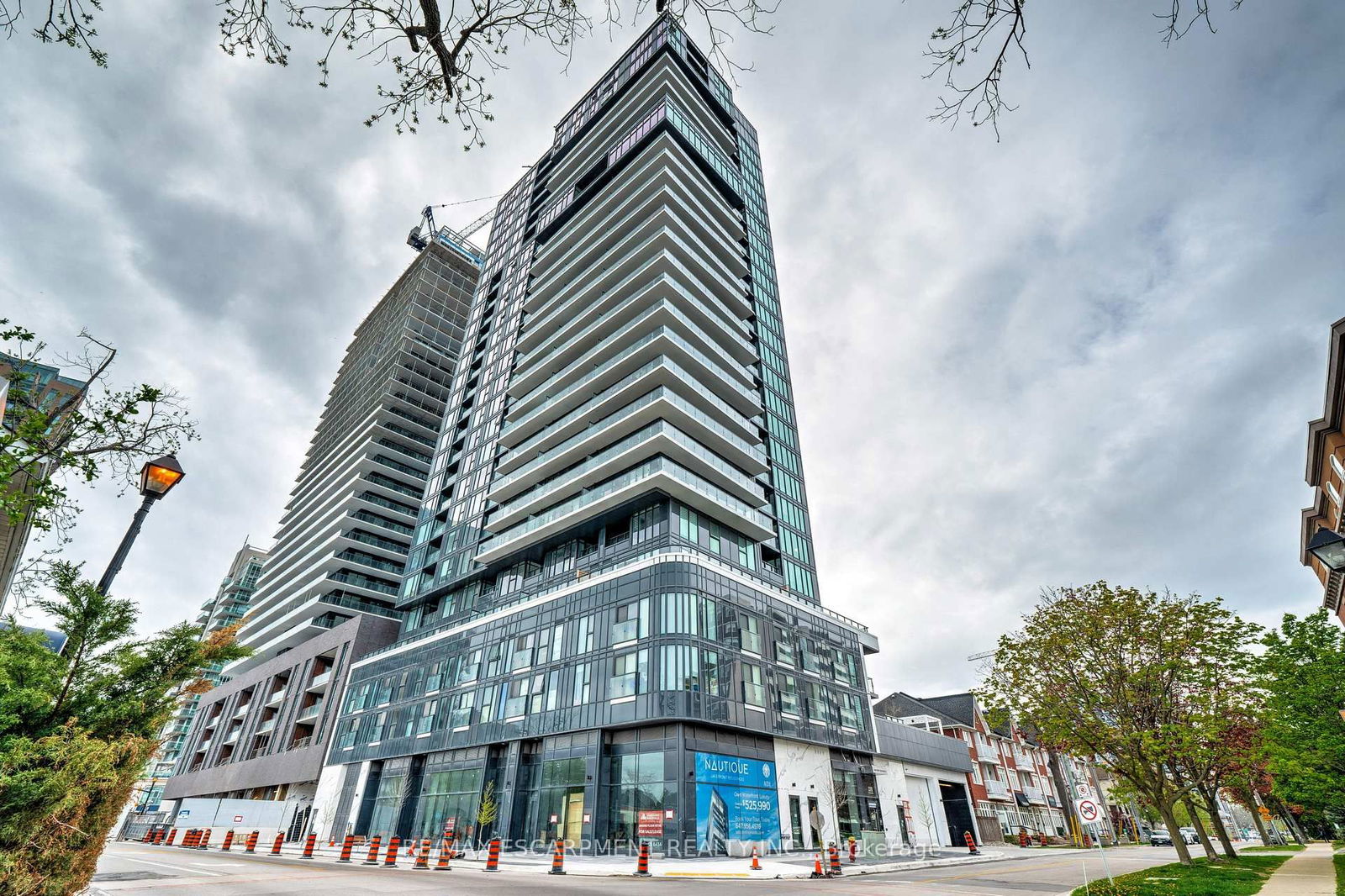 Condo for sale at 1707-370 Martha Street, Burlington, Brant, L7R 0G9 - MLS: W12154293