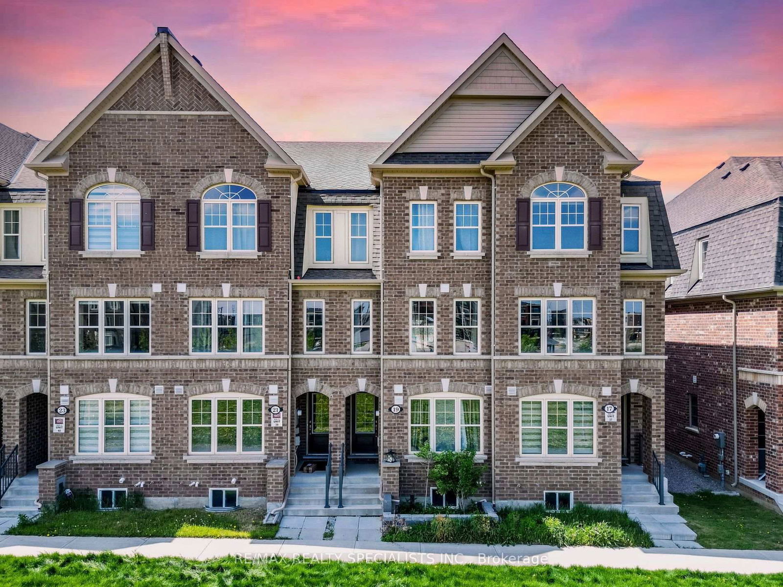 Townhouse for sale at 19 Sudeley Lane, Brampton, Northwest Brampton, L7A 4Z7 - MLS: W12154416