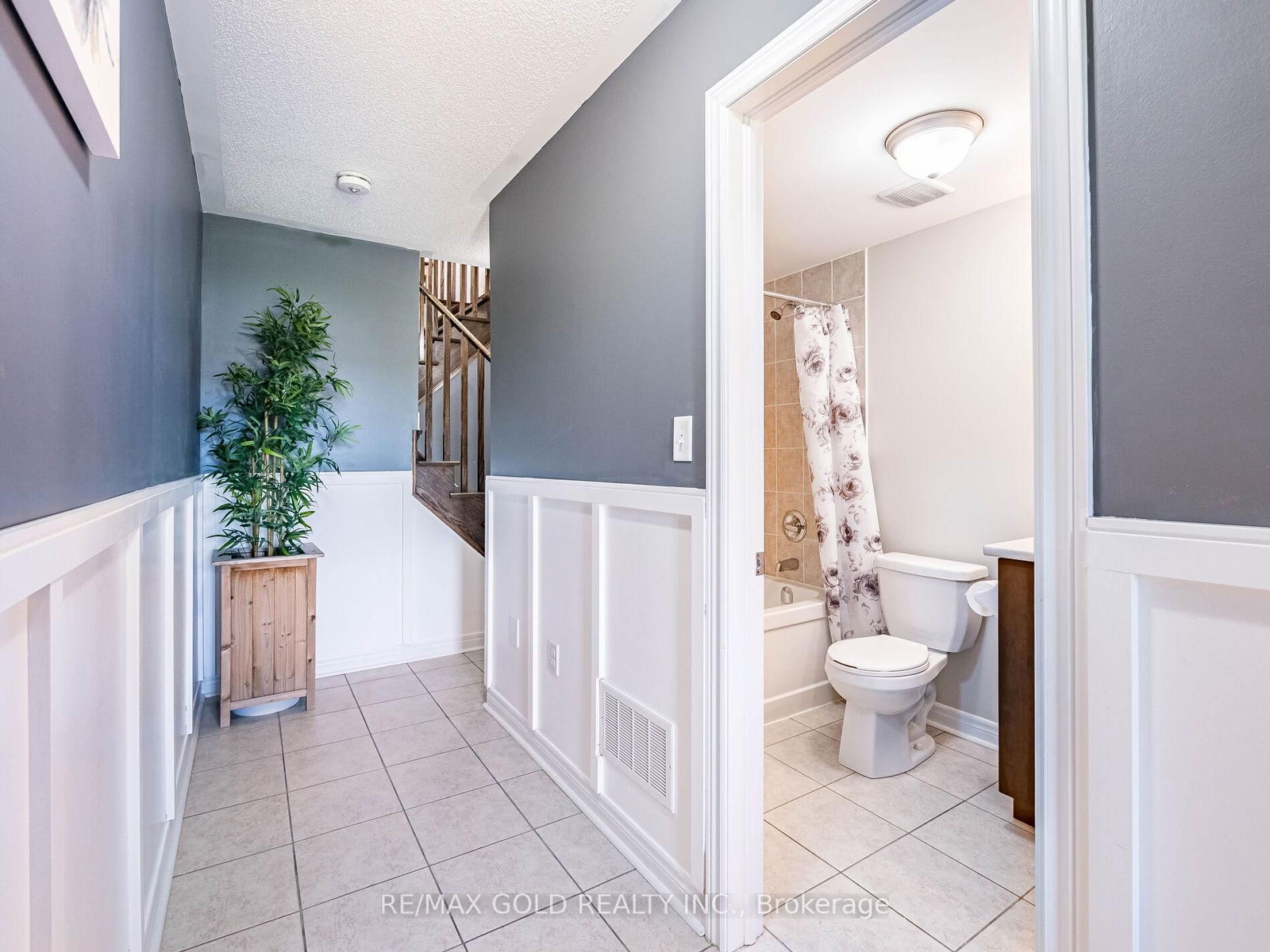 Townhouse for sale at 19 Sudeley Lane, Brampton, Ontario, L7A 4Z7 - Northwest Brampton - MLS: W12154416