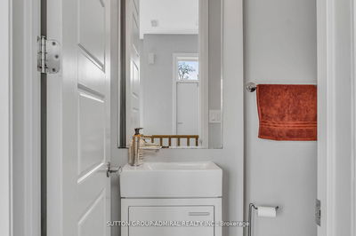 Unit 1 — 110 Frederick Tisdale Dr, Toronto - Downsview-Roding-CFB image-0-3