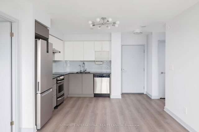 921 - 160 Flemington Road