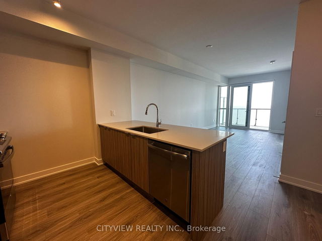 4110 - 430 Square One Drive