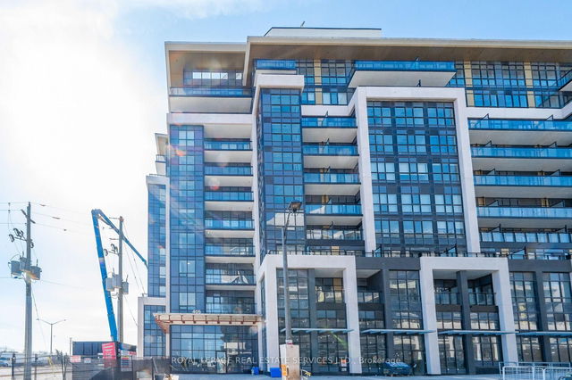 802 - 405 Dundas Street
