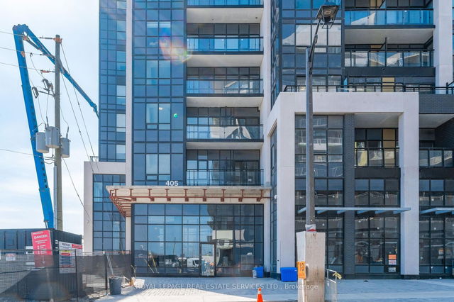 802 - 405 Dundas Street