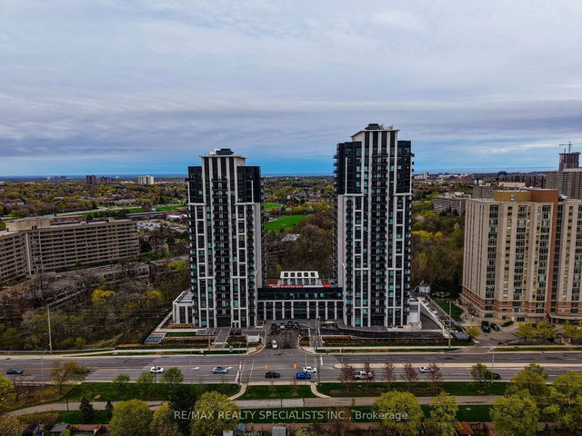 1206W - 202 Burnhamthorpe Road