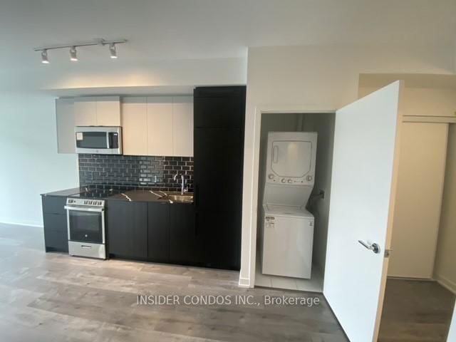 609 - 285 Dufferin Street