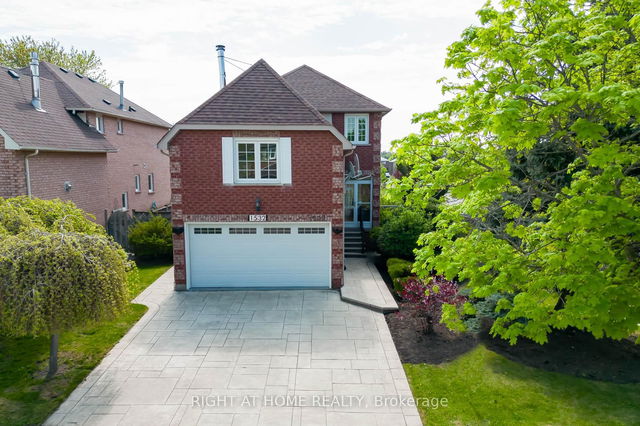 1532 Roseway Drive