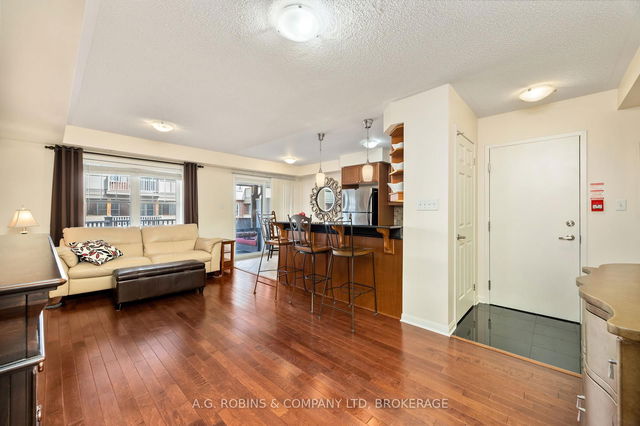 4 - 595 Dundas Street