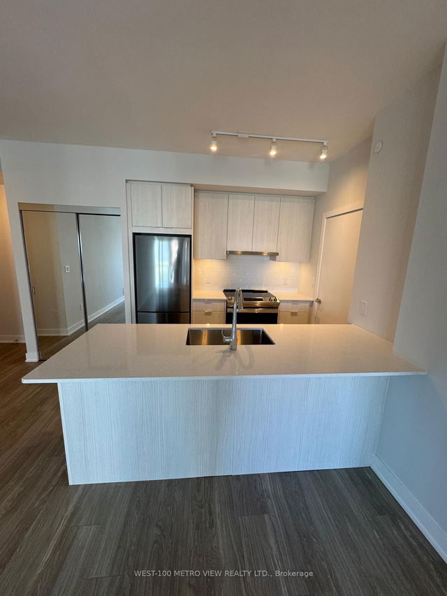 2601 - 430 Square One Drive