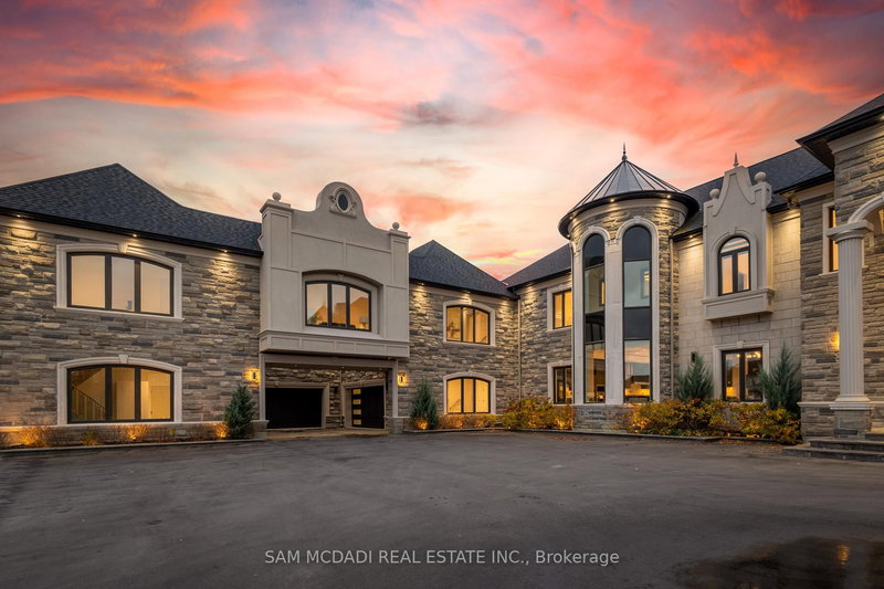 4 Saint Lukes Crt, Brampton, L6P 1K9 | Image 2