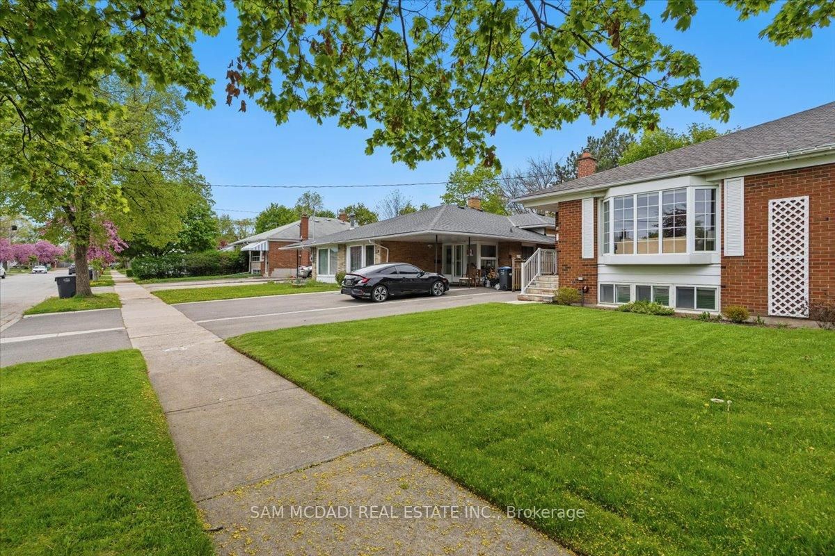 Semi-Detached House for sale at 1207 Westerdam Road, Mississauga, Applewood, L4Y 2H3 - MLS: W12155945